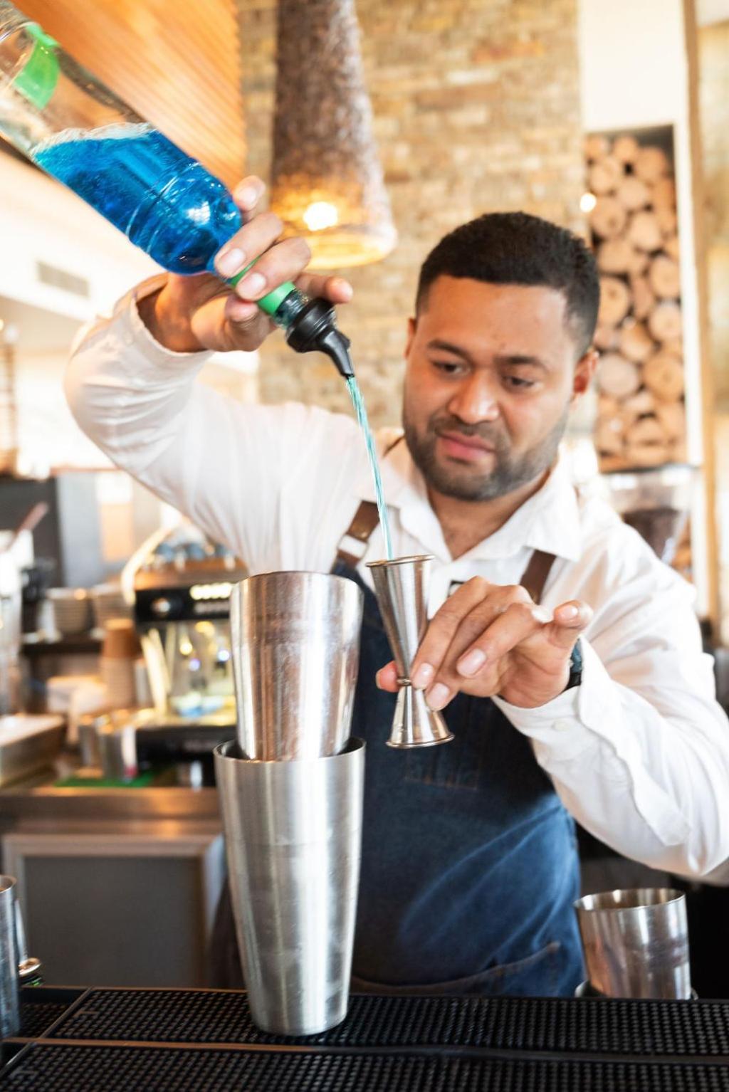 Pullman Bunker Bay Resort Margaret River Dunsborough Exterior foto A barista at work