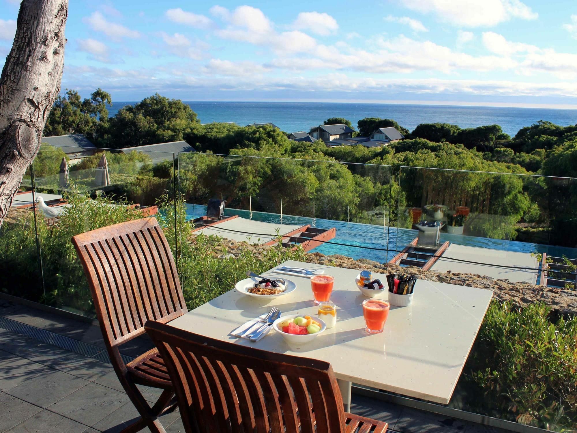 Pullman Bunker Bay Resort Margaret River Dunsborough Exterior foto View from the pool at the Cape of Good Hope Hotel